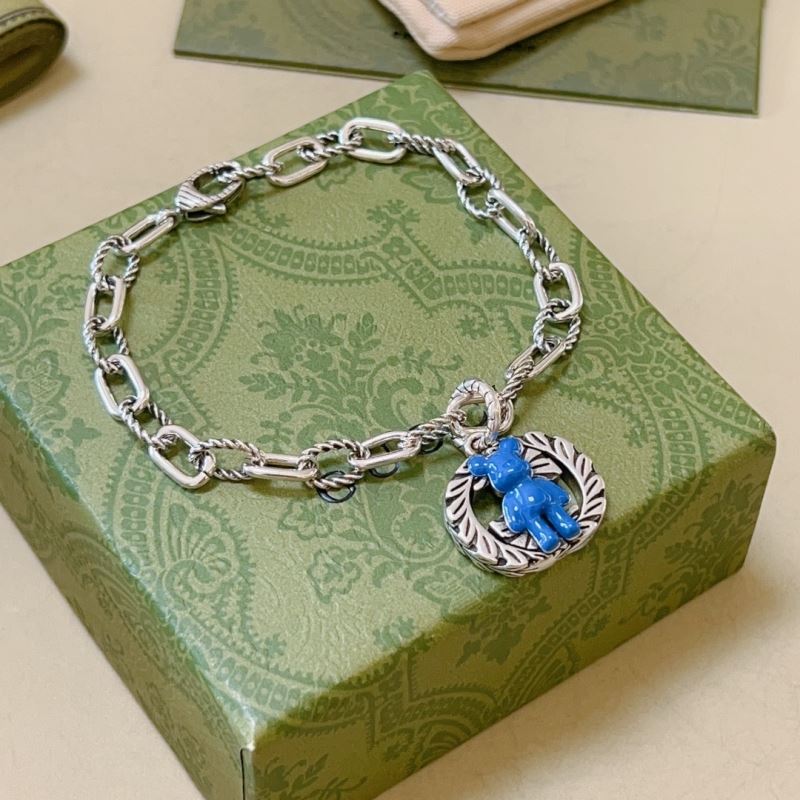 G*u*i bracelets